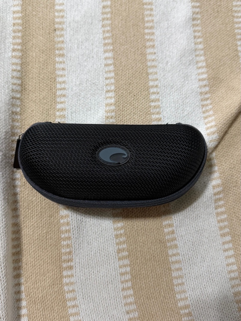 Costa Black Hard Shell Sunglasses/Eyewear Case with Zip Closure